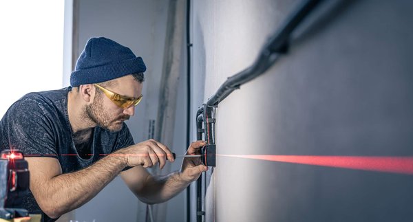 Comment éviter les arnaques en cas d’urgence électrique ?