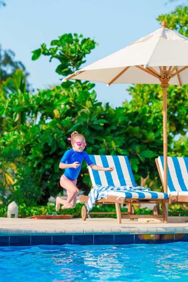 Quel garde-corps choisir pour votre piscine extérieure ?